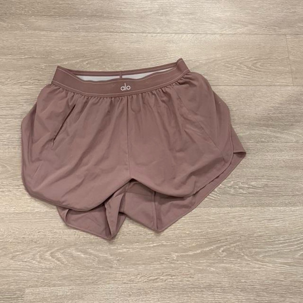 Alo Match Point Short - Smoky Quartz